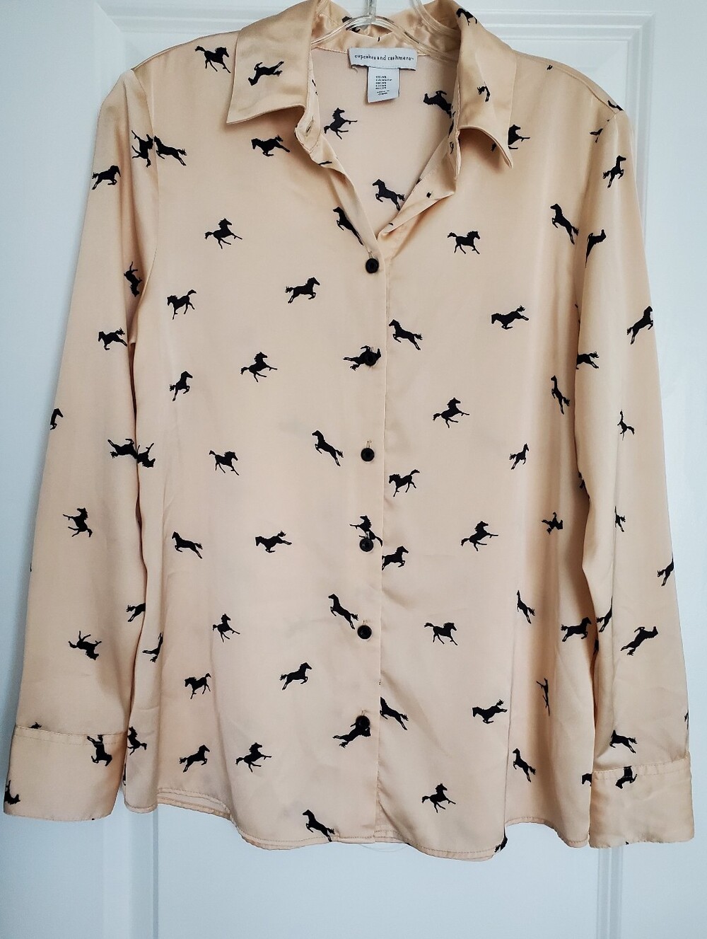 cupcakes & cashmere Golden Beige Blouse with Black Horse Print. Sz XS